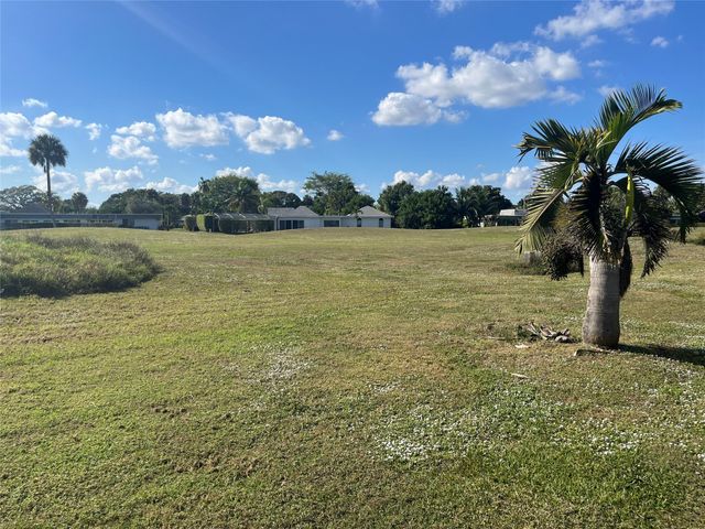 5728 S Bayberry Ln, Tamarac, FL 33319