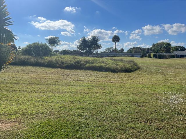 5728 S Bayberry Ln, Tamarac, FL 33319