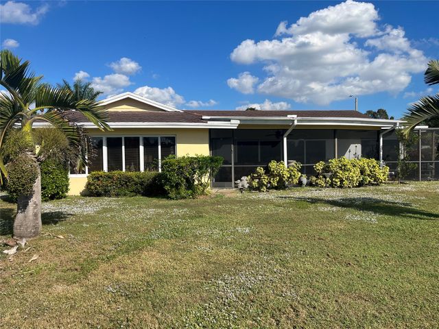 5728 S Bayberry Ln, Tamarac, FL 33319