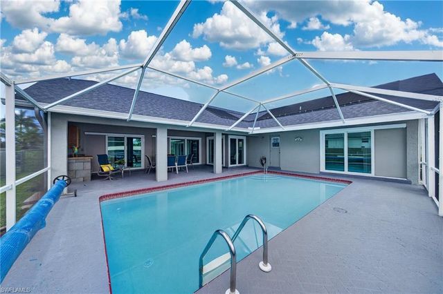 4933 Seville CT, Cape Coral, FL 33904