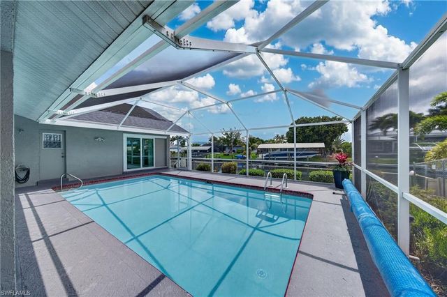 4933 Seville CT, Cape Coral, FL 33904