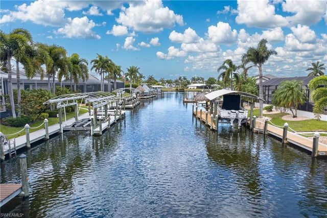 4933 Seville CT, Cape Coral, FL 33904