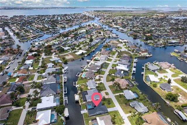 4933 Seville CT, Cape Coral, FL 33904