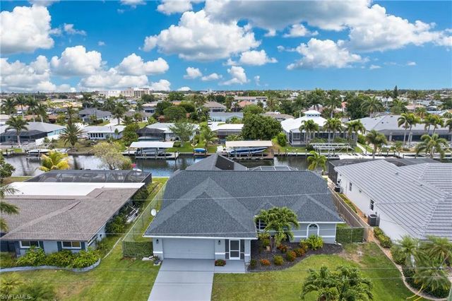 4933 Seville CT, Cape Coral, FL 33904
