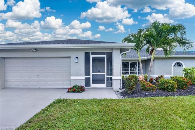 4933 Seville CT, Cape Coral, FL 33904