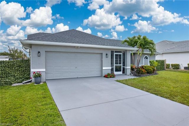 4933 Seville CT, Cape Coral, FL 33904