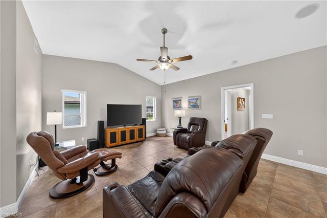 4933 Seville CT, Cape Coral, FL 33904