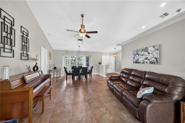4933 Seville CT, Cape Coral, FL 33904