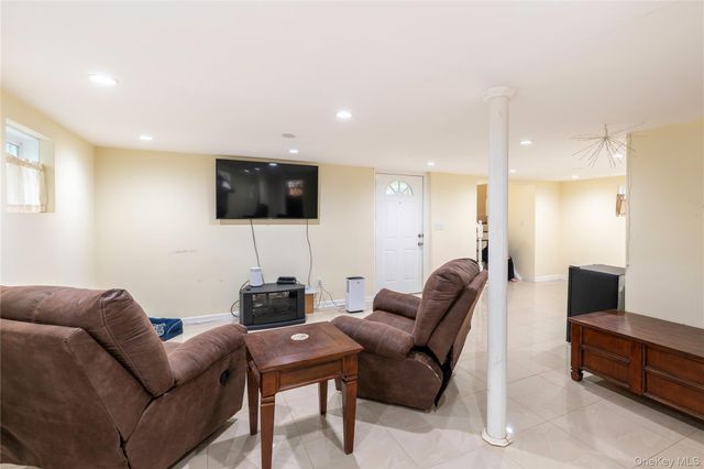 1 Zias Drive, Beacon, NY 12508