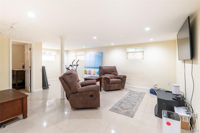 1 Zias Drive, Beacon, NY 12508