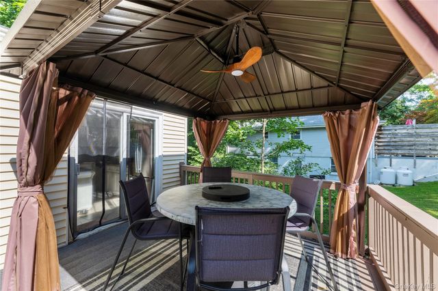 1 Zias Drive, Beacon, NY 12508