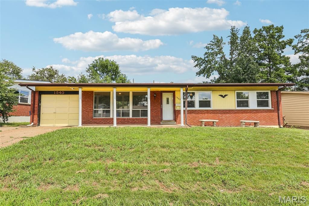 1540 Ascot Terrace, Florissant, MO 63033