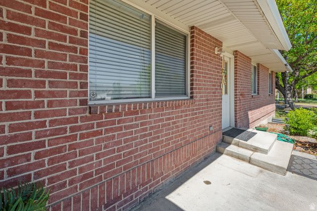 7402 S TEMPLE DR, West Jordan, UT 84084