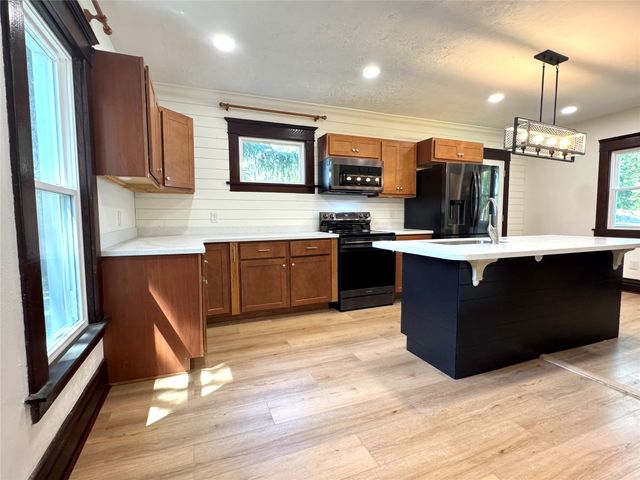 2506 LOVELAND Avenue, Millcreek, PA 16506