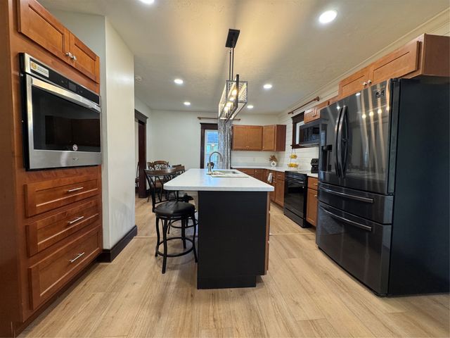 2506 LOVELAND Avenue, Millcreek, PA 16506