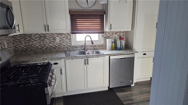 18 Bennett Avenue, Oakfield, NY 14125