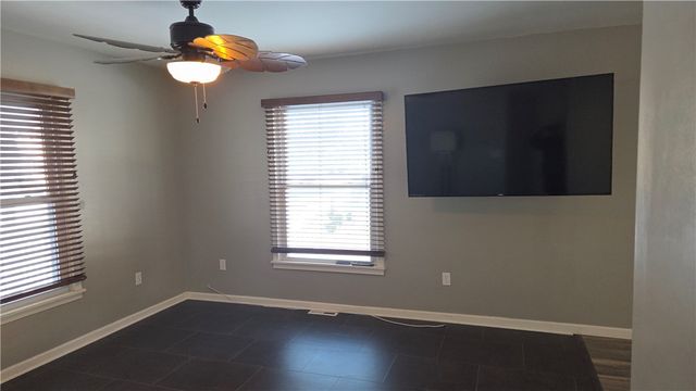 18 Bennett Avenue, Oakfield, NY 14125