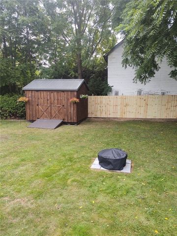 18 Bennett Avenue, Oakfield, NY 14125