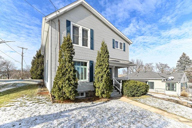 417 James STREET, Burlington, WI 53105