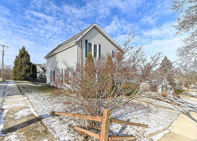 417 James STREET, Burlington, WI 53105