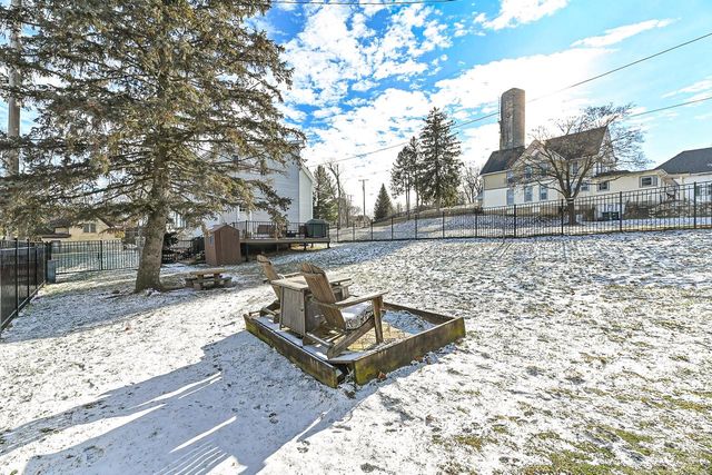 417 James STREET, Burlington, WI 53105