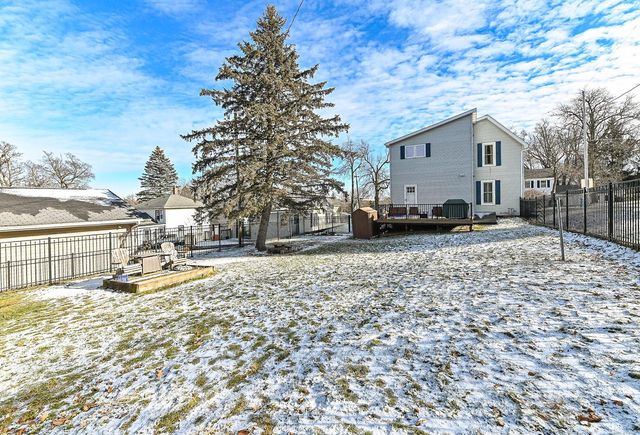 417 James STREET, Burlington, WI 53105