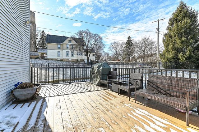 417 James STREET, Burlington, WI 53105