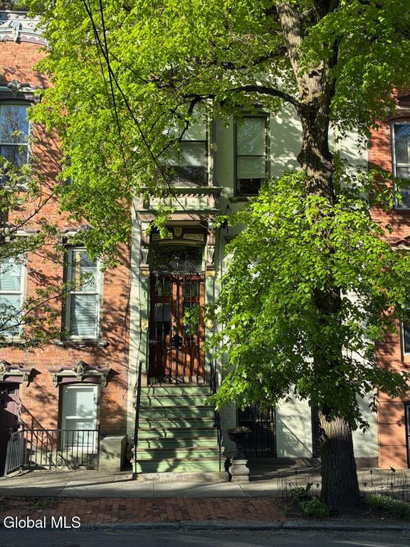 165 Lancaster Street, Albany, NY 12210