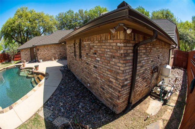 5601 Dye Drive, Arlington, TX 76013