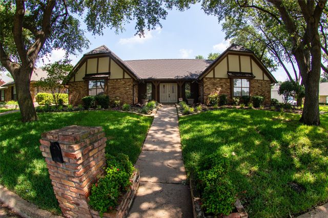 5601 Dye Drive, Arlington, TX 76013