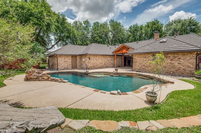 5601 Dye Drive, Arlington, TX 76013