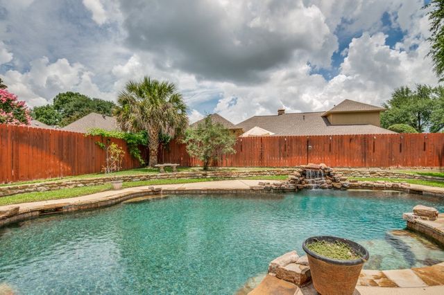 5601 Dye Drive, Arlington, TX 76013