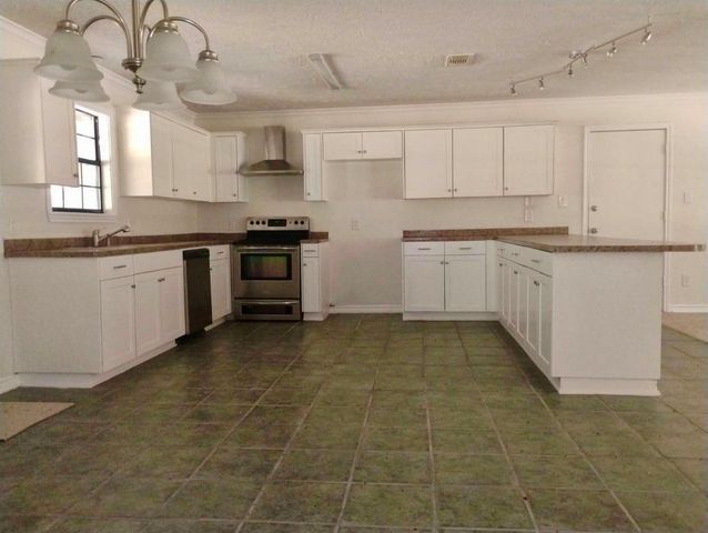 110 Briarwood Drive, Shepherd, TX 77371