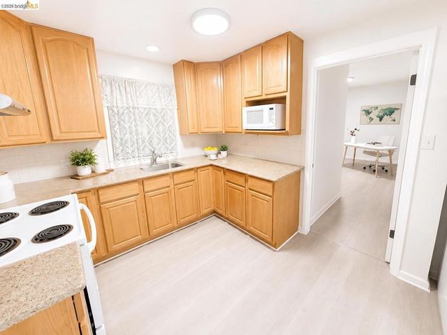 810 Pierce St, Albany, CA 94706