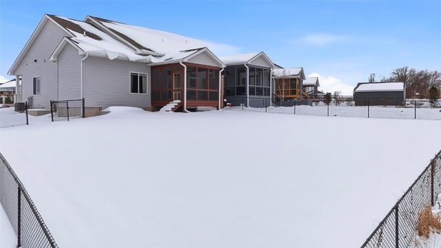 110 Dogwood Lane, Tiffin, IA 52340