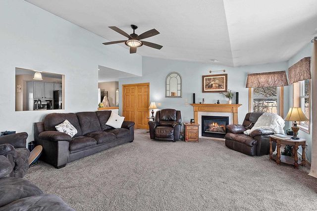 512 APPLEWOOD DRIVE, Kimberly, WI 54136