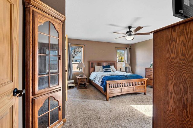 512 APPLEWOOD DRIVE, Kimberly, WI 54136