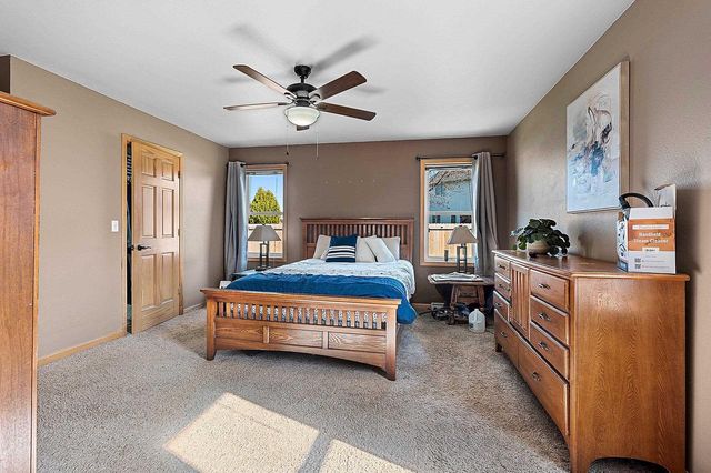 512 APPLEWOOD DRIVE, Kimberly, WI 54136