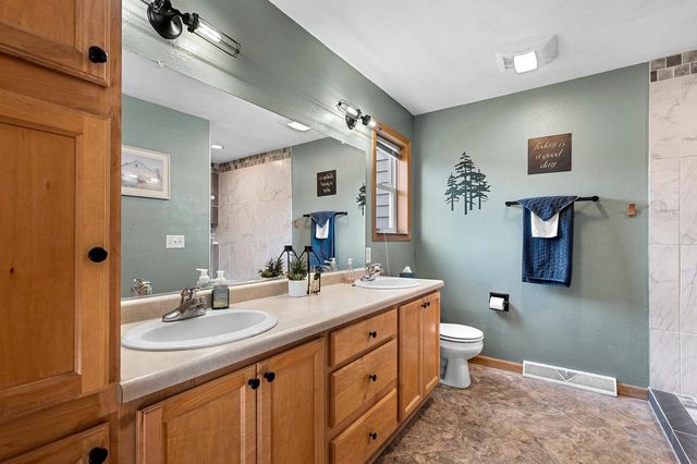 512 APPLEWOOD DRIVE, Kimberly, WI 54136