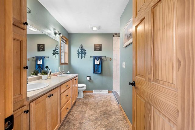 512 APPLEWOOD DRIVE, Kimberly, WI 54136