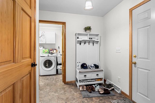 512 APPLEWOOD DRIVE, Kimberly, WI 54136