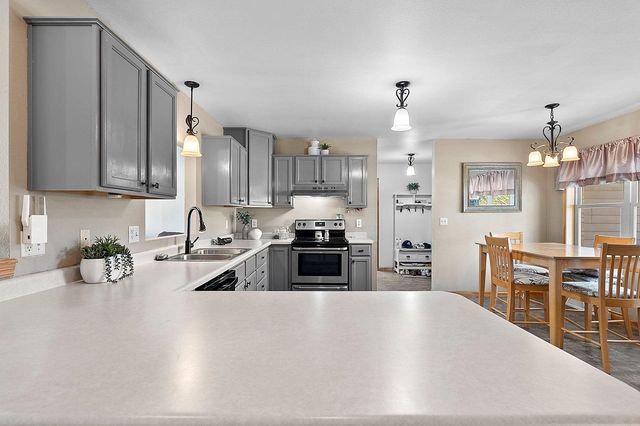 512 APPLEWOOD DRIVE, Kimberly, WI 54136