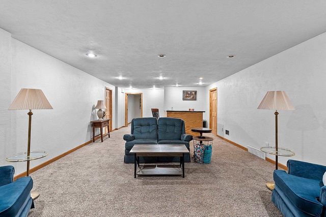 512 APPLEWOOD DRIVE, Kimberly, WI 54136