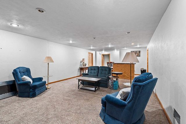 512 APPLEWOOD DRIVE, Kimberly, WI 54136