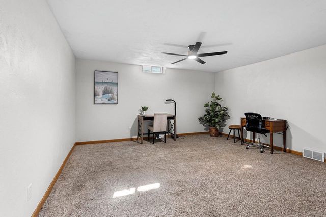 512 APPLEWOOD DRIVE, Kimberly, WI 54136