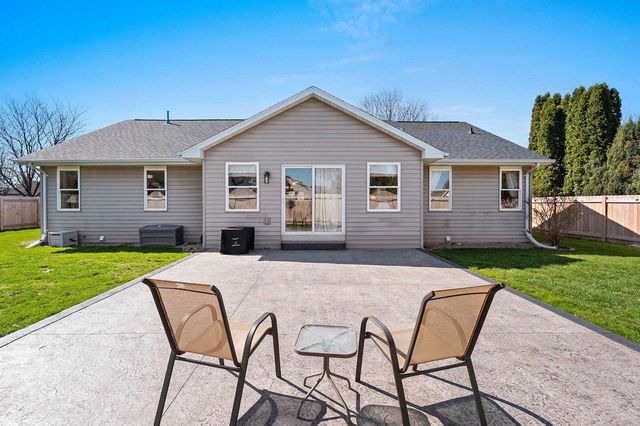 512 APPLEWOOD DRIVE, Kimberly, WI 54136