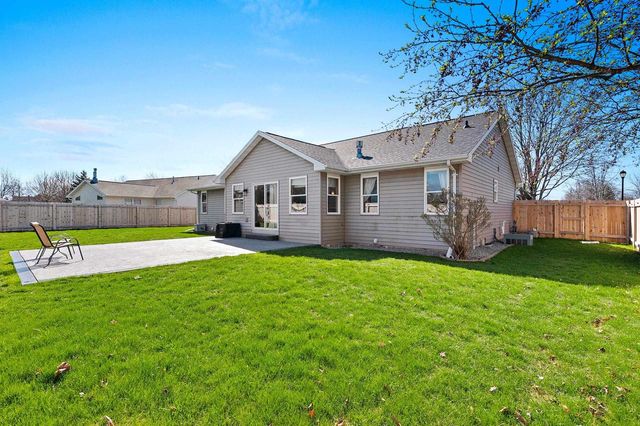 512 APPLEWOOD DRIVE, Kimberly, WI 54136