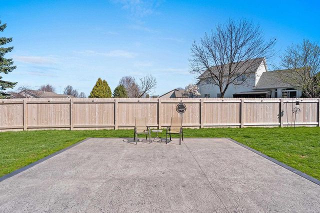 512 APPLEWOOD DRIVE, Kimberly, WI 54136