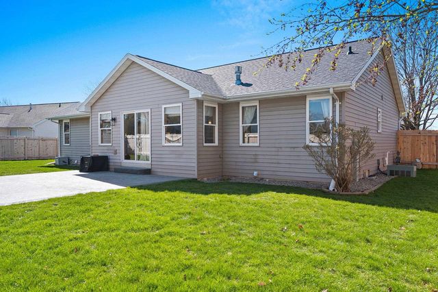 512 APPLEWOOD DRIVE, Kimberly, WI 54136