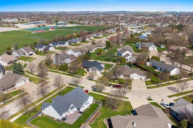 512 APPLEWOOD DRIVE, Kimberly, WI 54136